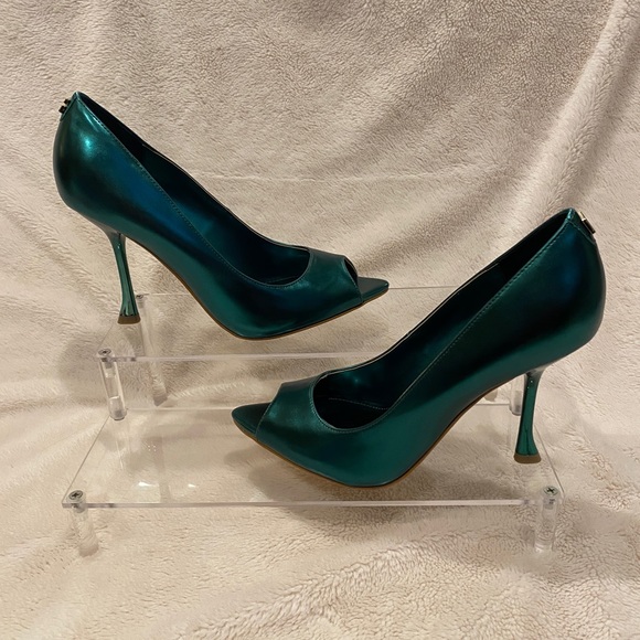 Guess Metallic Green Peep Open Toe Heels Pumps Jaane Holiday X-mas Size 7.5 - Picture 2 of 14